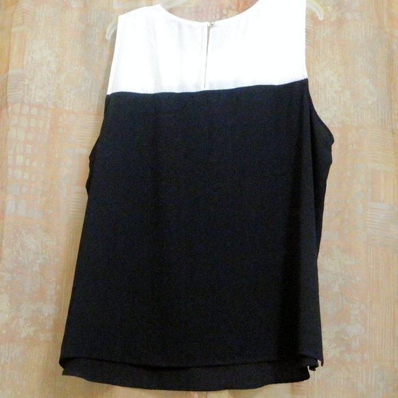 blouse - Picture 2 of 3